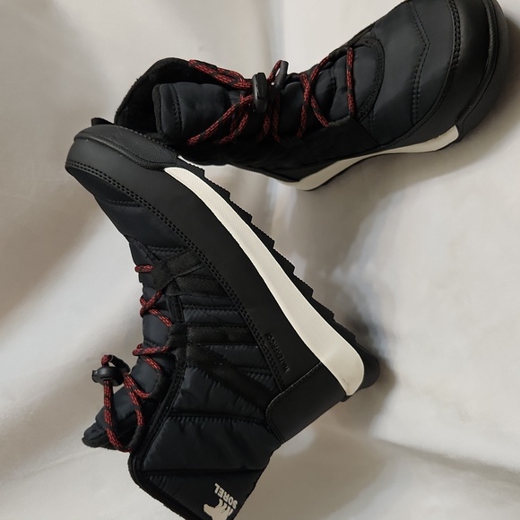 Sorel Whitney II Waterproof Winter Boots (Youth Size 5) - Picture 3 of 13